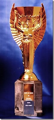 HISTOBLOG HISTOBLOG - História Geral: As mãos que levantam a Taça ...